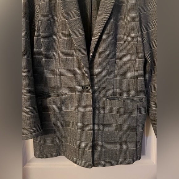 Old Navy black and white Glen Check Plaid Blazer in womens size medium - Picture 6 of 6